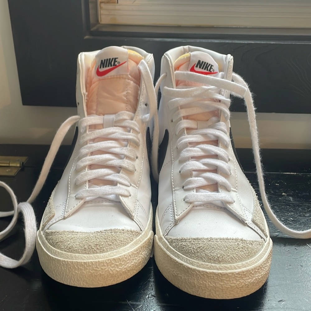 Nike blazers size 8.5 women’s